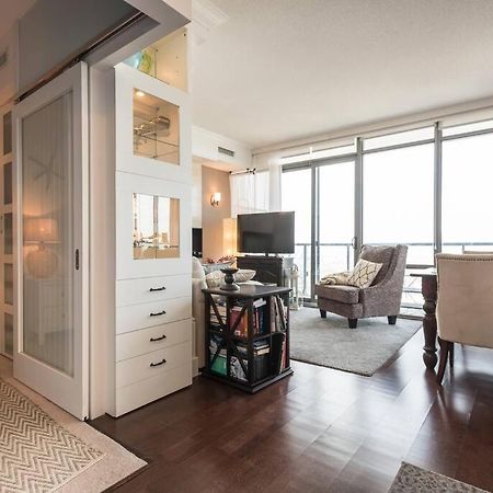 Stunning Condo With Fantastic View Of The City! Торонто Экстерьер фото