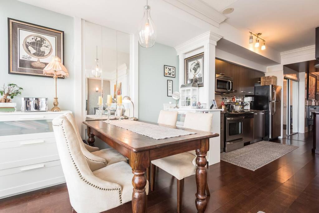 Stunning Condo With Fantastic View Of The City! Торонто Экстерьер фото