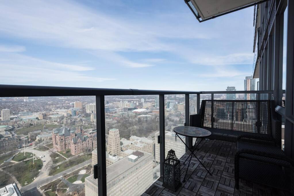 Stunning Condo With Fantastic View Of The City! Торонто Экстерьер фото