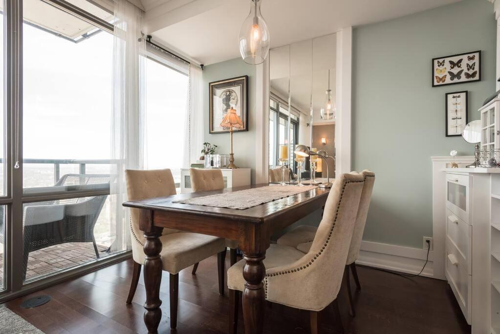 Stunning Condo With Fantastic View Of The City! Торонто Экстерьер фото